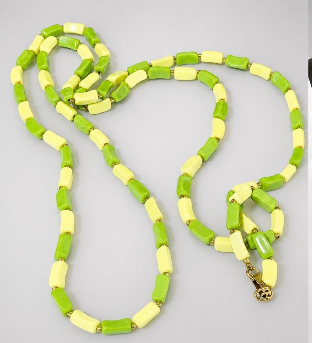 Vintage Hong Kong‎ 54" Long Lucite Green Beaded Necklace Lime Green blu01-19